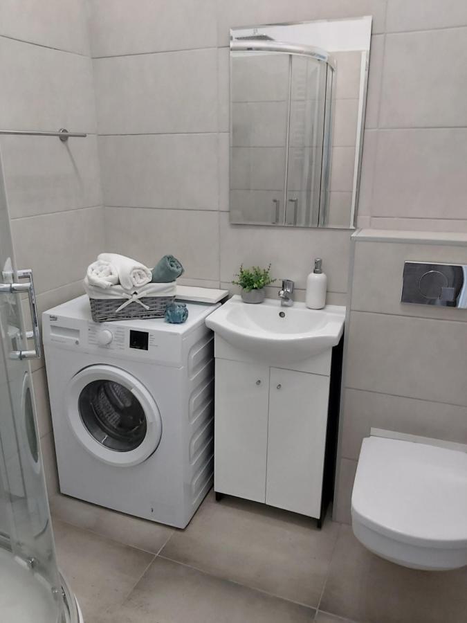Be In Gdansk Apartments - Studio Mariacka - Old Town Luaran gambar